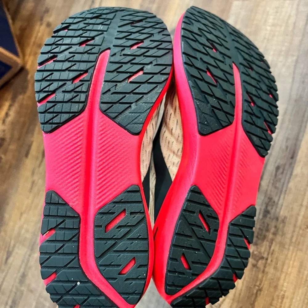 Brooks Hyperion Tempo - White and Pink Athletic Shoes - Picture 5 of 5